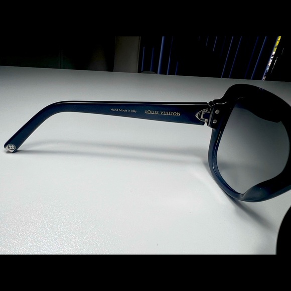 LOUIS VUITTON
Black Speckling Acetate Frame Soupcon Sunglasses-Z0682W - Picture 3 of 7